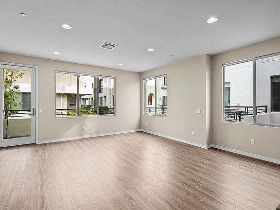 5th image of 13023 Union Ave Unit 101