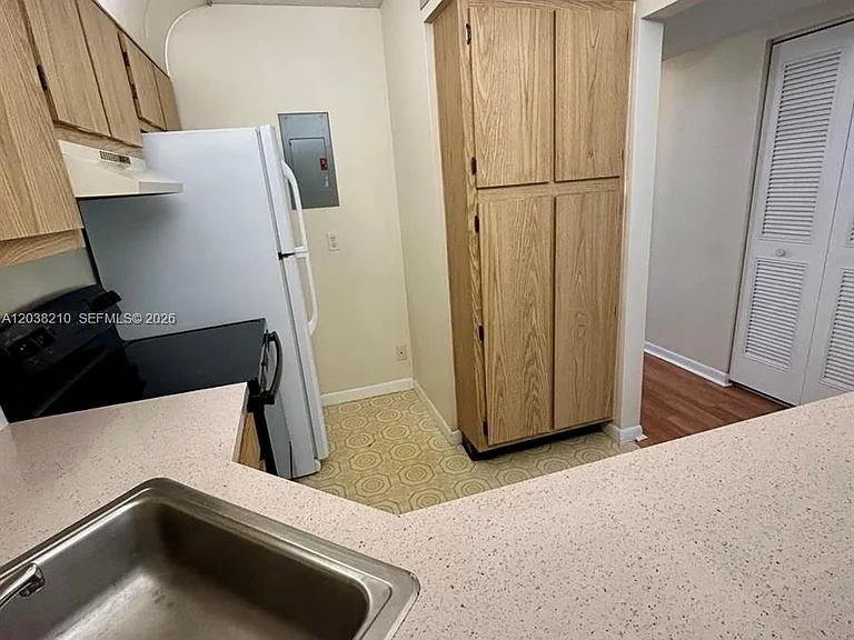 1113 Green Pine Blvd #H2 — Photo 6