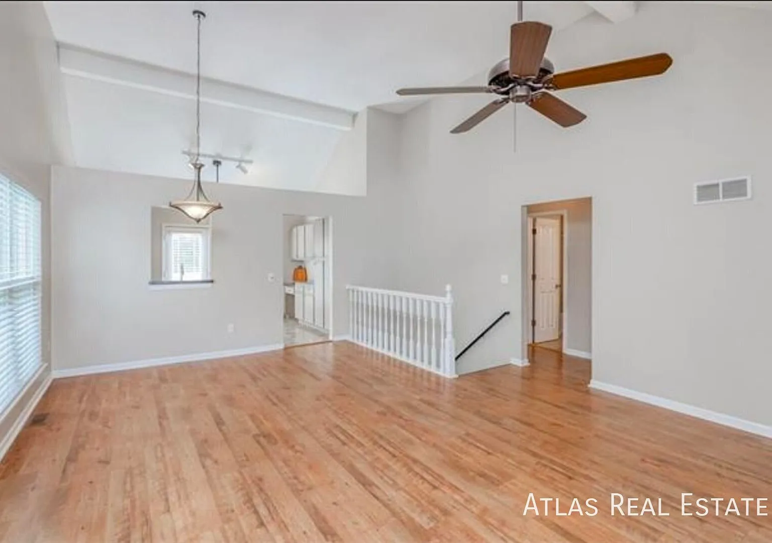 Coming SOON: Beautiful townhome in a prime Lenexa location! — Photo 4