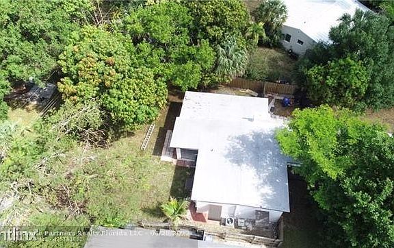 4th image of 1309 SW 18th Ave