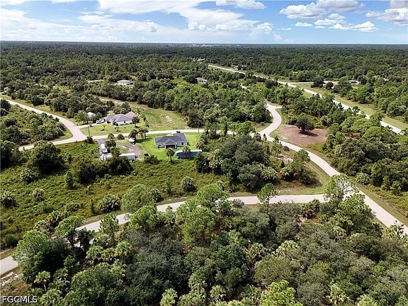 3rd image of Vineyard Cir