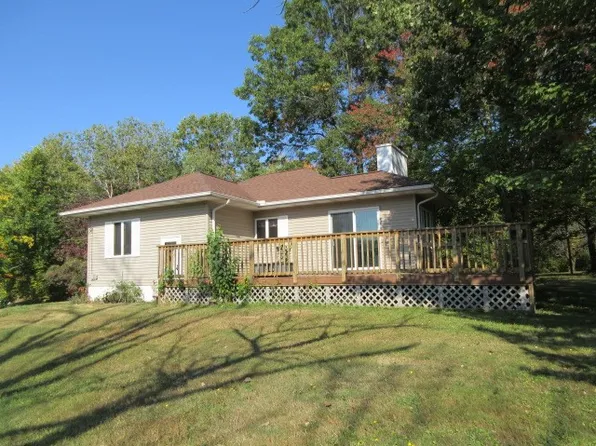 2642 Hershey Rd, Erie, PA 16509