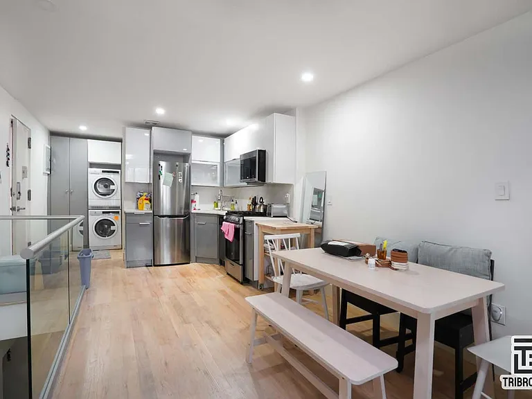 403 E 77th St #5 — Photo 4