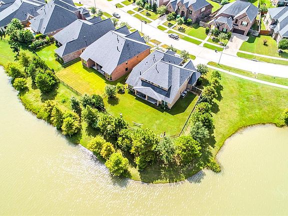 3rd image of 27618 Lakeway Trail Ln