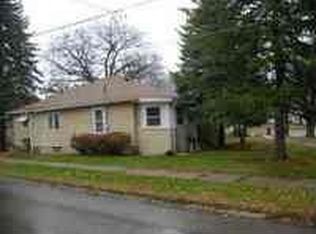 107 Leonard Ave, Waterloo, IA 50703