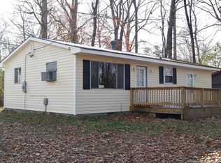 7427 Lakeshore Dr, Quinton, VA 23141