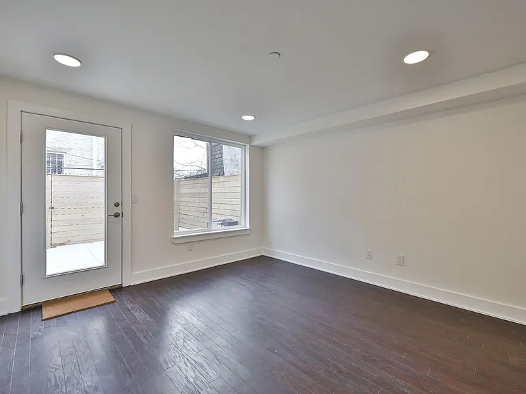 978 N 8th St #7 — Photo 14