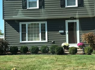 1544 Parker Dr, Mayfield Heights, OH 44124