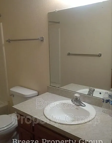 914 E Bancroft St — Photo 16