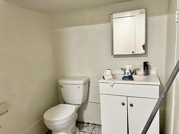 5th image of 67 Durand Pl #A