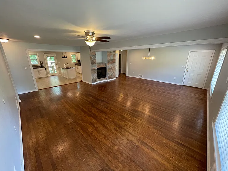 869 Jefferson Ave — Photo 3