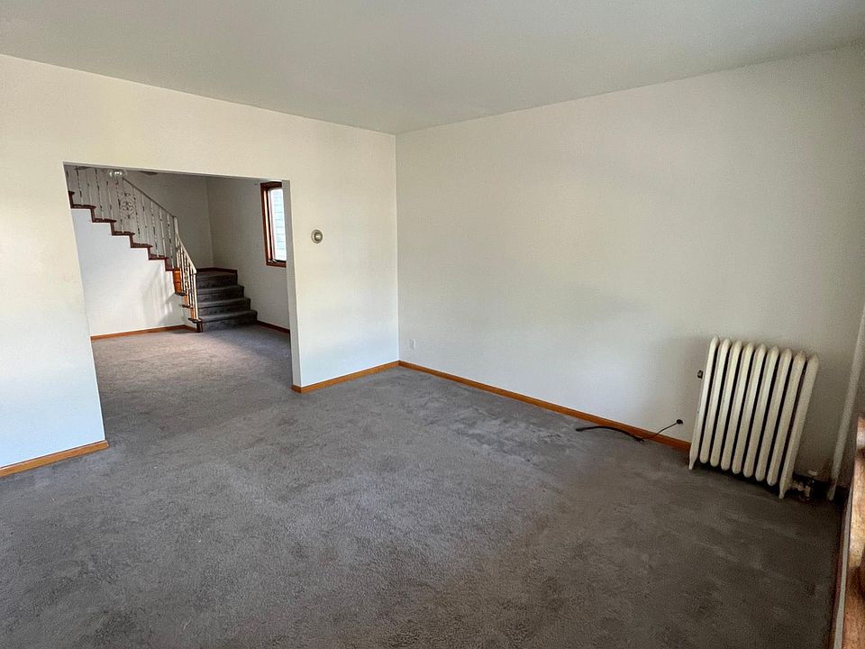1st image of 109 3rd Ave #109