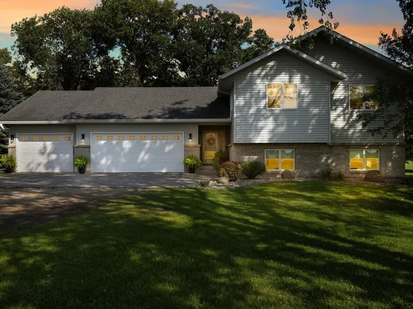 22242 Pheasant Ct, Hutchinson, MN 55350