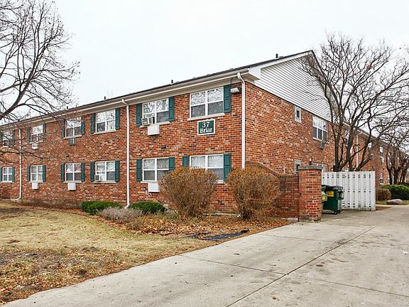 4th image of 37 Briar St APT 13