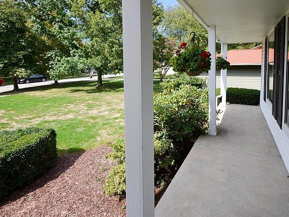 2nd image of 355 Bar Harbor Dr