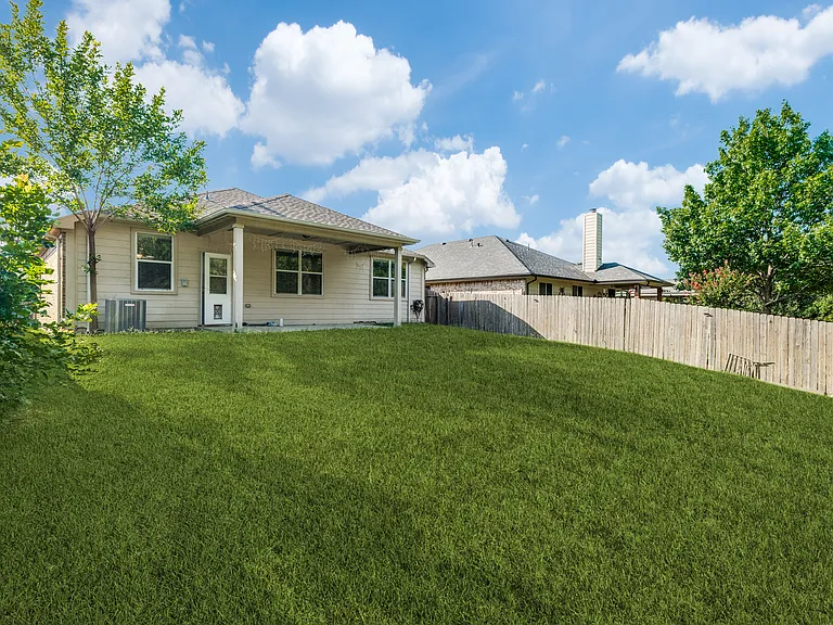 1800 Black Willow Trl — Photo 11