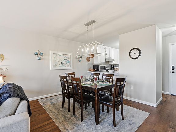 4th image of 125 Chelsea Dr #27