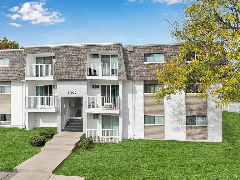 The Wind Song Apartments — Photo 16