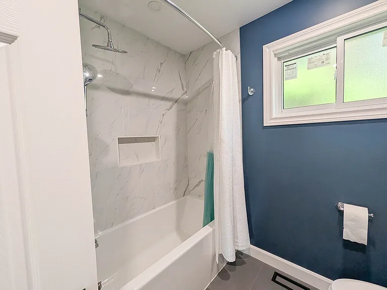 6332 Sherwood Rd — Photo 17