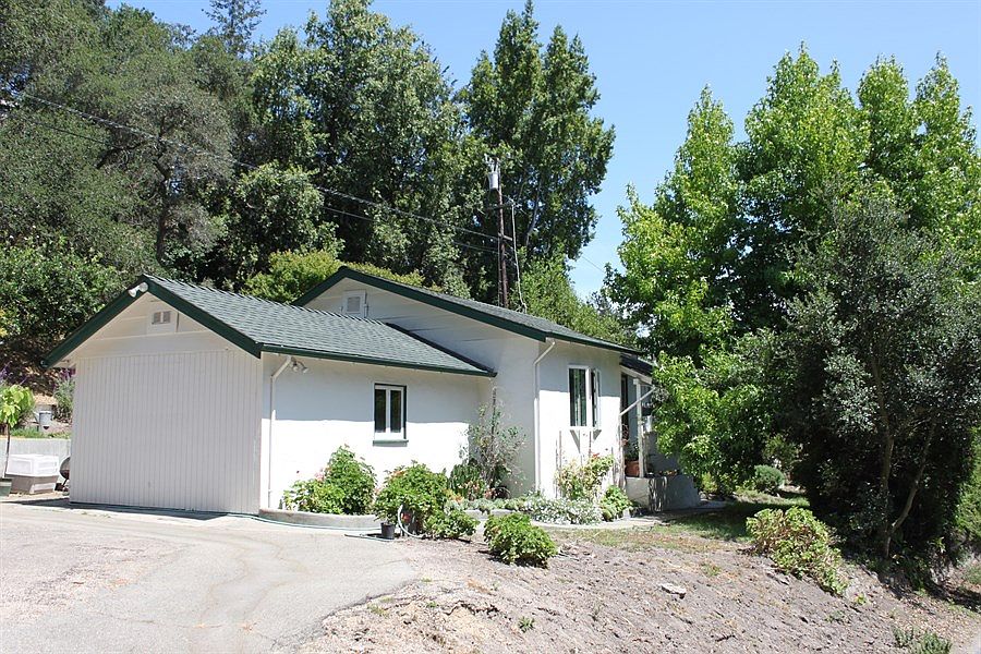 2nd image of 150 Oak Acres