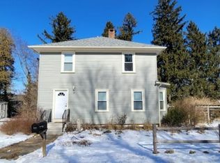 28 Hoxie Ct, Coventry, RI 02816