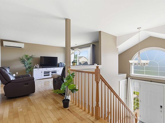 3rd image of 40 Baker Dr