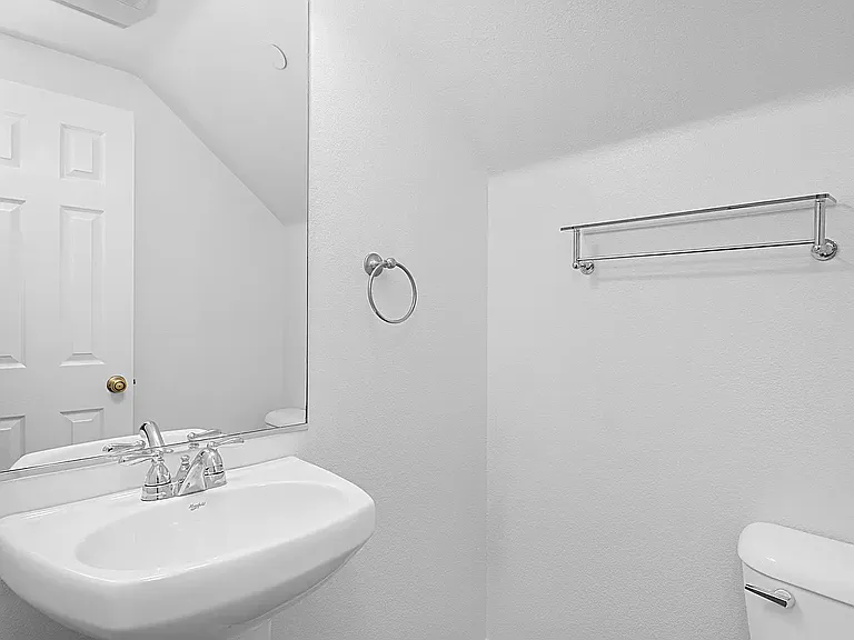 844 Covington Ave — Photo 20