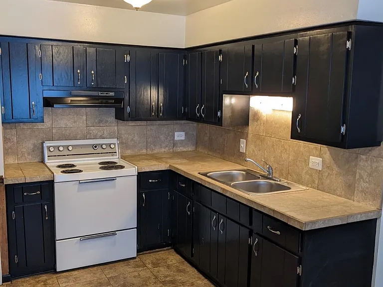 5642 W 107th St #2 BDRM — Photo 4