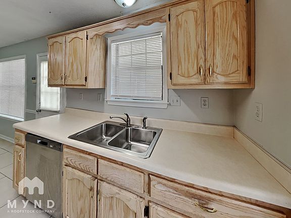4th image of 9852 Leigh Ann Dr