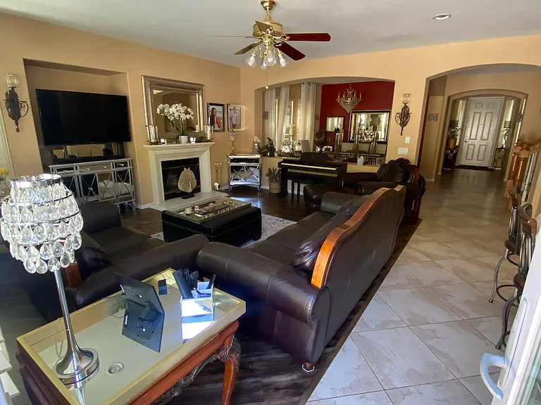 7233 Sherbourne Ln — Photo 6