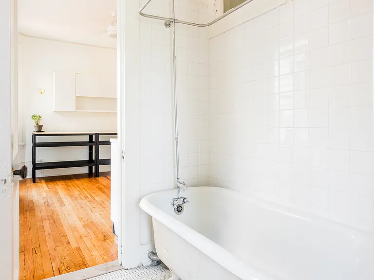 1019 Van Dyke St #3 — Photo 11