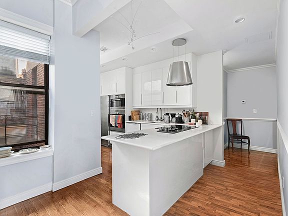 3rd image of 100 W 119th St APT 7B
