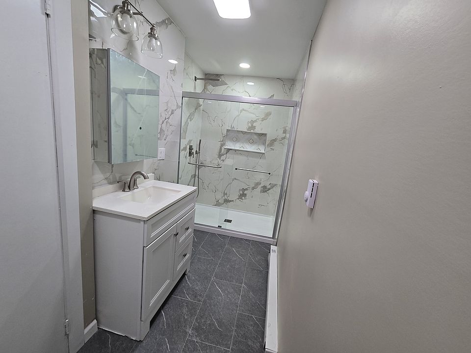 1st image of 735 Main St #1