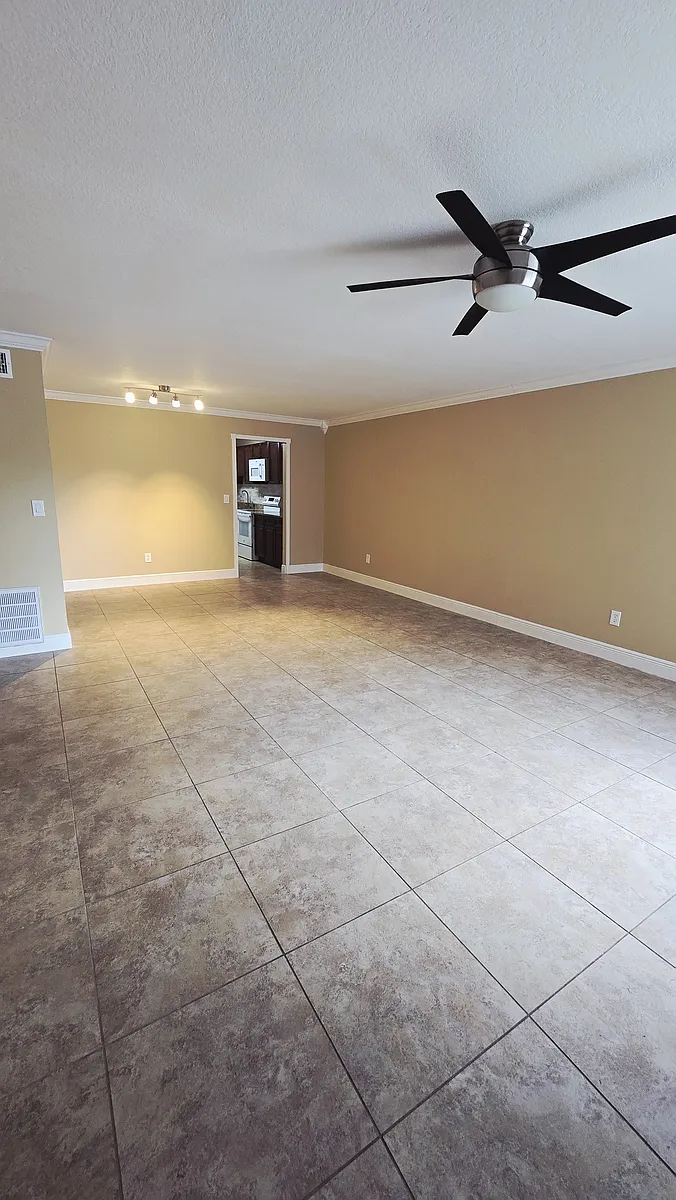 Building Photo - 55 Northlake Blvd #46