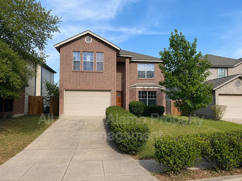 4 bed, 2.5 bath, 2278 sqft, $1,800 — Photo 2