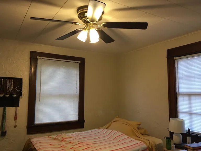 1513 S Walnut St — Photo 2