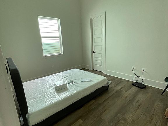 5th image of 2522 Cleveland Ave