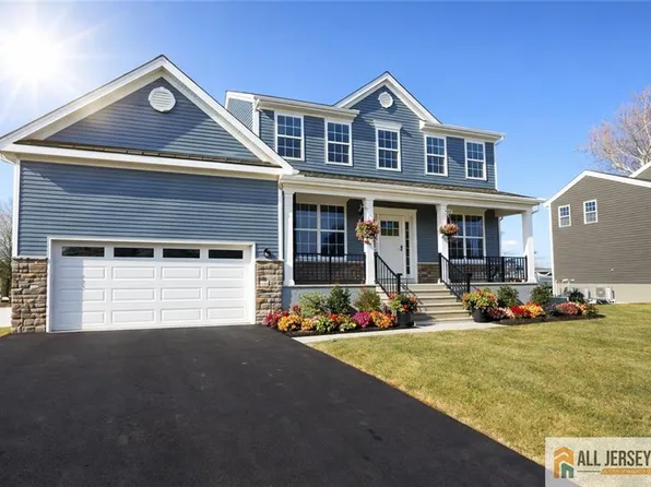 3 Michael Dr, North Brunswick, NJ 08902