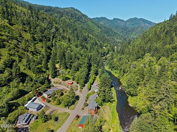 5th image of 15540 Trask River Rd