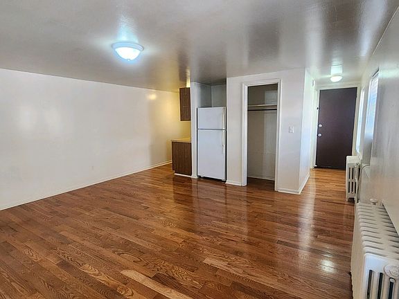 5th image of 869 Hollins St #2R