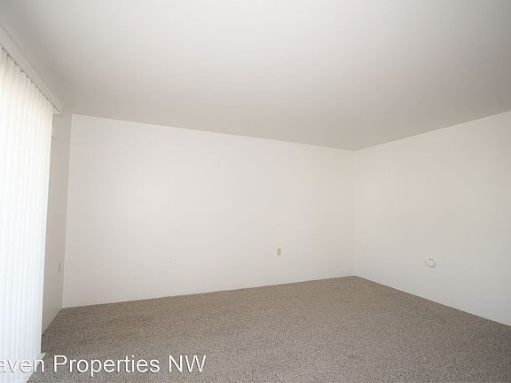 4th image of 18602 52nd Ave W #C-202