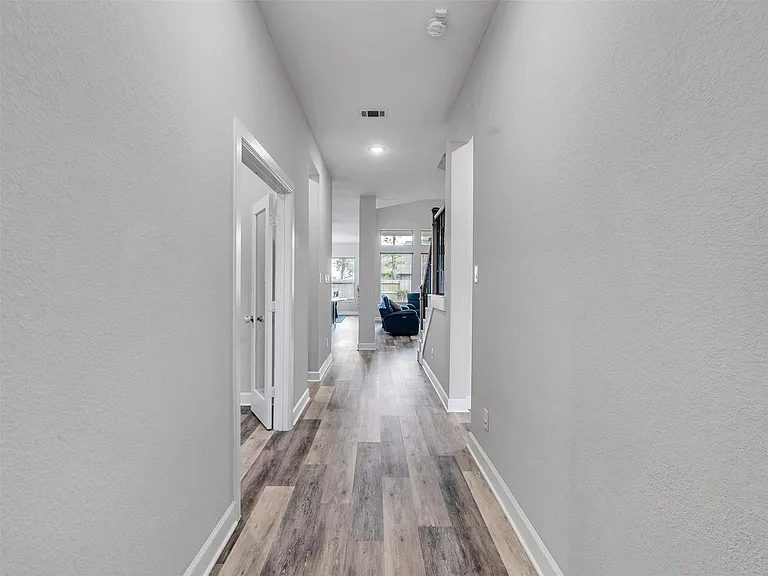 32212 Highwood Green Ln — Photo 9