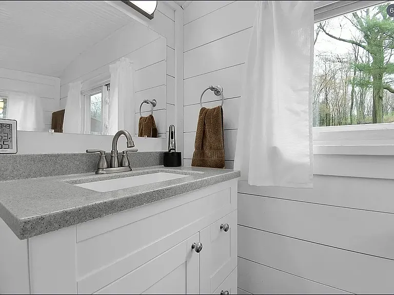 514 Cottage St — Photo 5