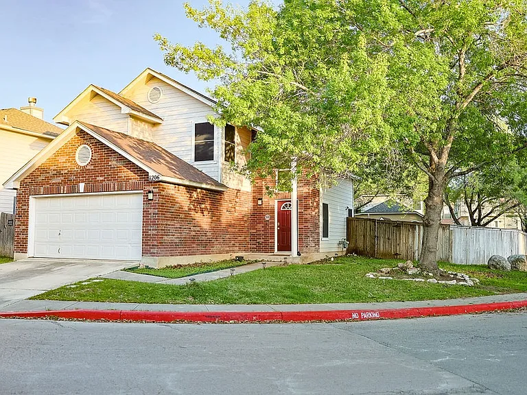 11206 Woodwaters Way — Photo 2