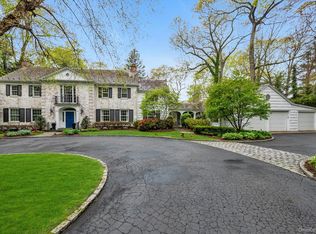 10 Hidden Pond, Muttontown, NY 11545