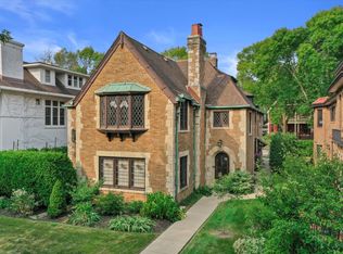 2835 N Lake Dr, Milwaukee, WI 53211