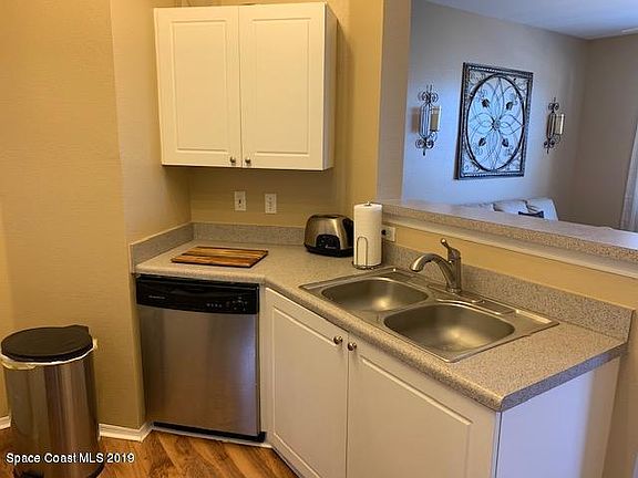 4th image of 5692 Star Rush Dr APT 203