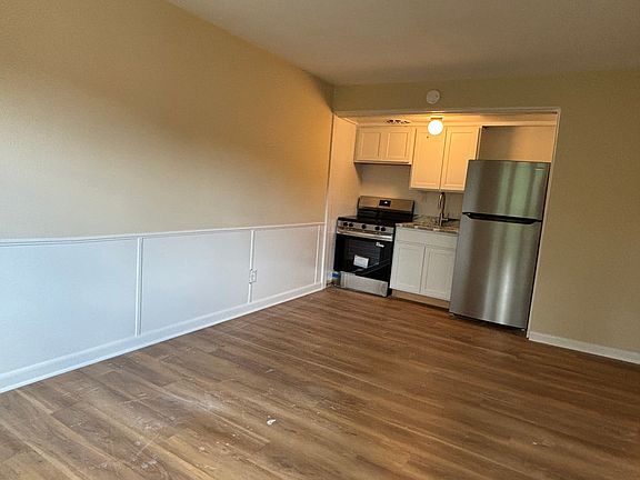 5th image of 304 Glen Ave #7