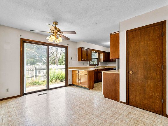 5th image of 2125 2nd St