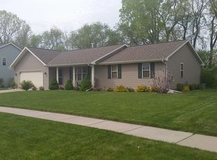 2045 Charles St, De Pere, WI 54115